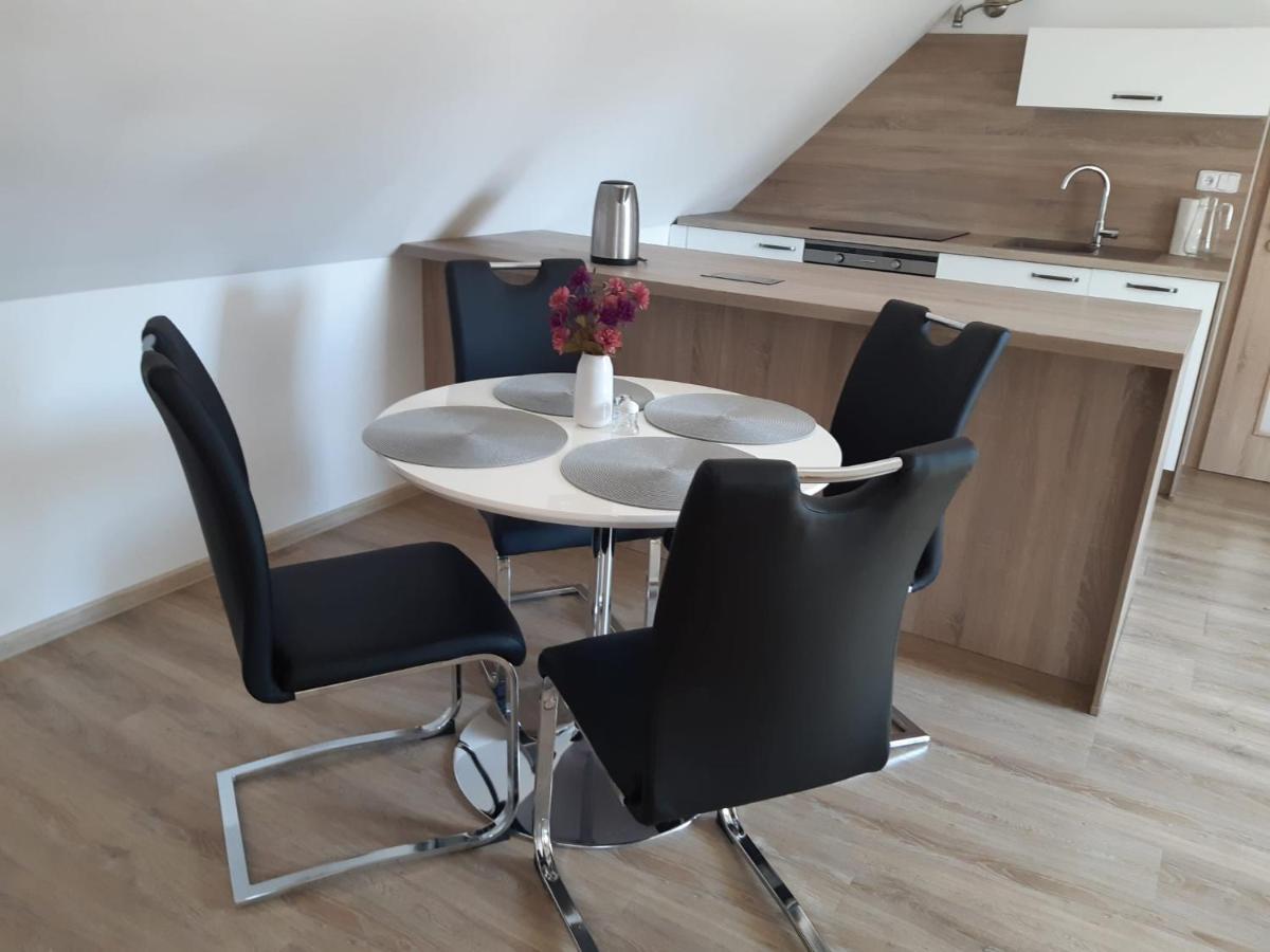 Appartement Martinuv Dvur à Plzeň Extérieur photo